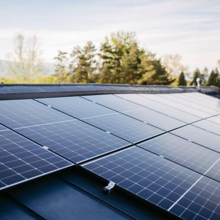 do solar panels work during power outage