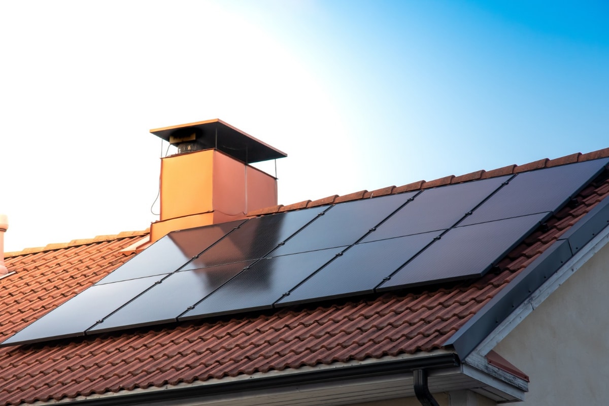 how long solar panels last